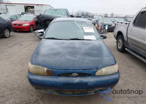 1999 Ford Escort Se from USA, damaged, VIN 1FAFP13P3XW122031